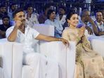 20 నిమిషాల కథ విని ధనుష్ వెంటనే సైన్ చేశారు.. రష్మిక మందన్నా గురించి అందరికి తెలుసు.. కుబేర మూవీ నిర్మాతల కామెంట్స్

