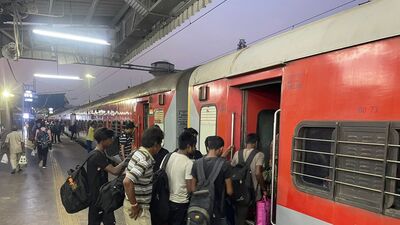 ప్రత్యేక రైళ్లు (image source @GMSRailway)