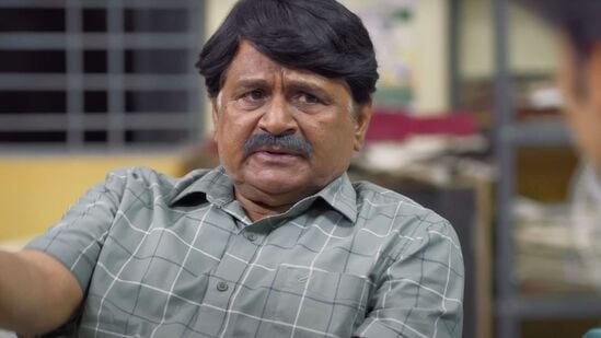 రఘుబీర్ యాదవ్ - రఘుబీర్ యాదవ్ ఒక్కో ఎపిసోడ్ కు రూ.40 వేలు తీసుకున్నాడు. దీని ప్రకారం కొత్త సీజన్ లో మొత్తం రూ.3.2 లక్షలు సంపాదించాడు.