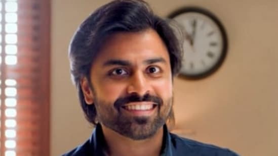 ఏబీపీ రిపోర్టు ప్రకారం.. ఆ లెక్కన మొత్తం సీజన్ కు జితేంద్ర రూ.5.6 లక్షలు సంపాదించనున్నాడు. ప్రస్తుతానికి, జితేంద్ర కుమార్ కచ్చితమైన ఫీజులకు సంబంధించిన సమాచారం ఇంకా బయటకు రాలేదు.