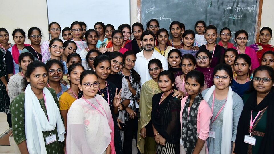 <p>గ్రీవెన్స్ లో పరిశీలన పూర్తి అయిన తర్వాత… అర్హులను గుర్తిస్తారు. ఈ అదనపు జాబితాను జూన్ 30వ తేదీన విడుదల చేస్తారు. వీరికి జూలై 5వ తేదీన నిధులను జమ చేస్తారు.</p>