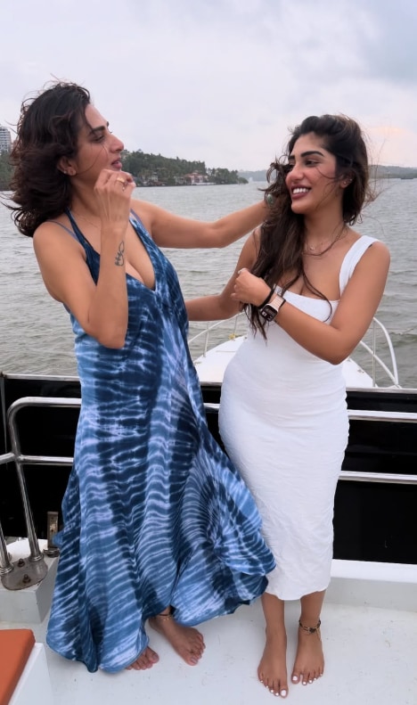 సోషల్ మీడియాలో ఎప్పుడూ యాక్టివ్ గా ఉంటుంటారు సురేఖ వాణి, సుప్రీత. పండగలు, స్పెషల్ ఒకేషన్, వెకేషన్.. ఇలా అన్ని ఫొటోలనూ షేర్ చేస్తుంటారు. 
