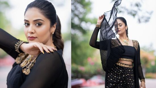 బ్లాక్ డ్రెస్‌లో శ్రీముఖి