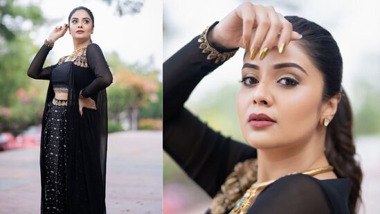 ఈ బ్లాక్ డ్రెస్ కు పెద్దగా ఎలాంటి యాక్సెసరీస్ లేకుండానే శ్రీముఖి ఫొటోషూట్ చేసింది.