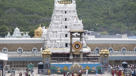 తిరుమల శ్రీవారి దర్శన టికెట్లు - సెప్టెంబర్ నెల కోటా షెడ్యూల్ విడుదల,  పూర్తి వివరాలివే-tirumala srivari darshan ticket schedule released for  september month 2025 ,ఆంధ్ర ...
