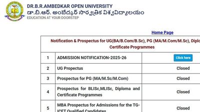 <p>అంబేడ్కర్ ఓపెన్ వర్శిటీ ద్వారా డిగ్రీలో బీఏ, బీకాం, బీఎస్సీ కోర్సుల్లో చేరవచ్చు. ఇక పీజీలో చూస్తే ఎంఏ, ఎంకామ్, ఎంఎస్సీ, ఎంబీఏ కోర్సులతో పాటు పీజీ డిప్లొమాలో బీఎల్ఐఎస్సీ (BLISc), ఎంఎల్ఐఎస్సీ (MLISc) సహా పలు సర్టిఫికేట్ కోర్సులు అందుబాటులో ఉన్నాయి.</p> <p>అంబేడ్కర్ ఓపెన్ వర్శిటీ ద్వారా డిగ్రీలో బీఏ, బీకాం, బీఎస్సీ కోర్సుల్లో చేరవచ్చు. ఇక పీజీలో చూస్తే ఎంఏ, ఎంకామ్, ఎంఎస్సీ, ఎంబీఏ కోర్సులతో పాటు పీజీ డిప్లొమాలో బీఎల్ఐఎస్సీ (BLISc), ఎంఎల్ఐఎస్సీ (MLISc) సహా పలు సర్టిఫికేట్ కోర్సులు అందుబాటులో ఉన్నాయి.</p>