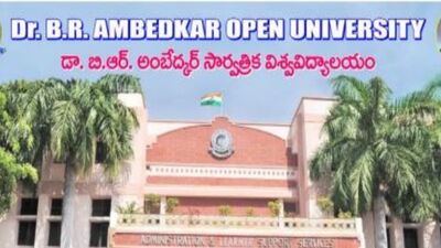 <p>ఆన్ లైన్ లో దరఖాస్తు చేసుకునే సమయంలో స్టడీ సెంటర్లను జాగ్రత్తగా ఎంచుకోవాలి. మీకు దగ్గరగా, అనుకూలంగా ఉండే ప్రాంతాల వివరాలను వెబ్ సైట్ లో చూడొచ్చు. డిగ్రీ కోర్సుల్లో కూడా అనేక కాంబినేషన్లు ఉన్నాయి. భవిష్యత్తును దృష్టిలో ఉంచుకొని వీటిని ఎంచుకోవచ్చు.కోర్సులను బట్టి ఫీజులు ఉంటాయి. ఈ వివరాలను అధికారిక వెబ్ సైట్ లో చెక్ చేసుకోవచ్చు. </p> 