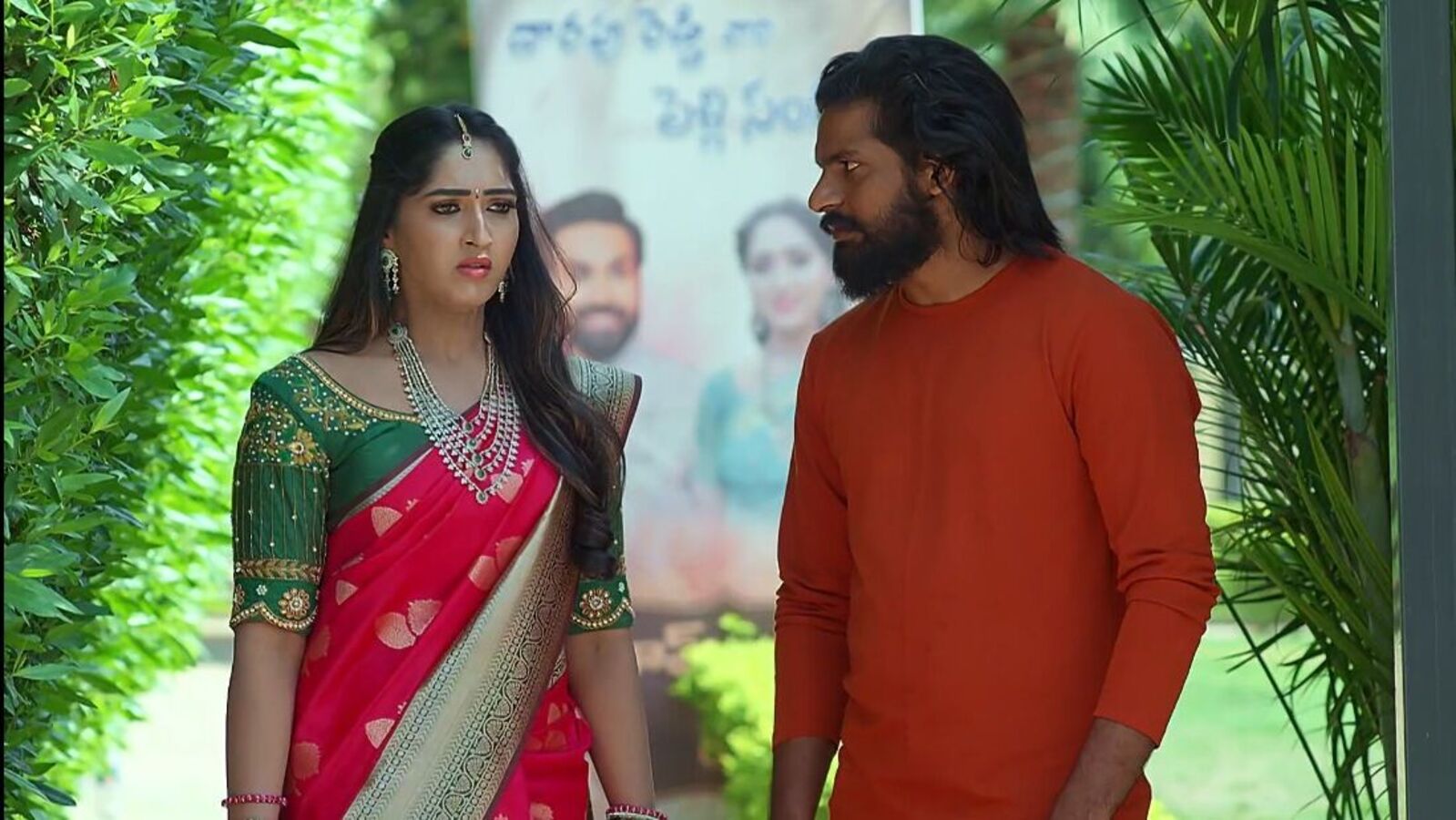 బ్ర‌హ్మ‌ముడి టుడే ఎపిసోడ్‌: జైలుకు పంపిస్తానంటూ యామినికి రౌడీ వార్నింగ్ -పెళ్లి కూతురిలా కావ్య -రాజ్ ఫిదా