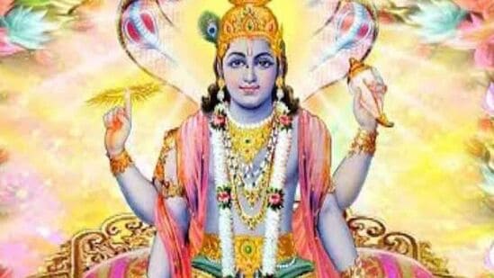 ఏకాదశి తిథిని హిందూమతంలో చాలా పవిత్రంగా భావిస్తారు. ఈ రోజున విష్ణుమూర్తిని పూజించడం ద్వారా మరణానంతరం మోక్షాన్ని పొందుతాడు. ఈ ఉపవాసం ప్రతి నెలా కృష్ణ, శుక్ల పక్షం పదకొండవ రోజున ఆచరిస్తారు.