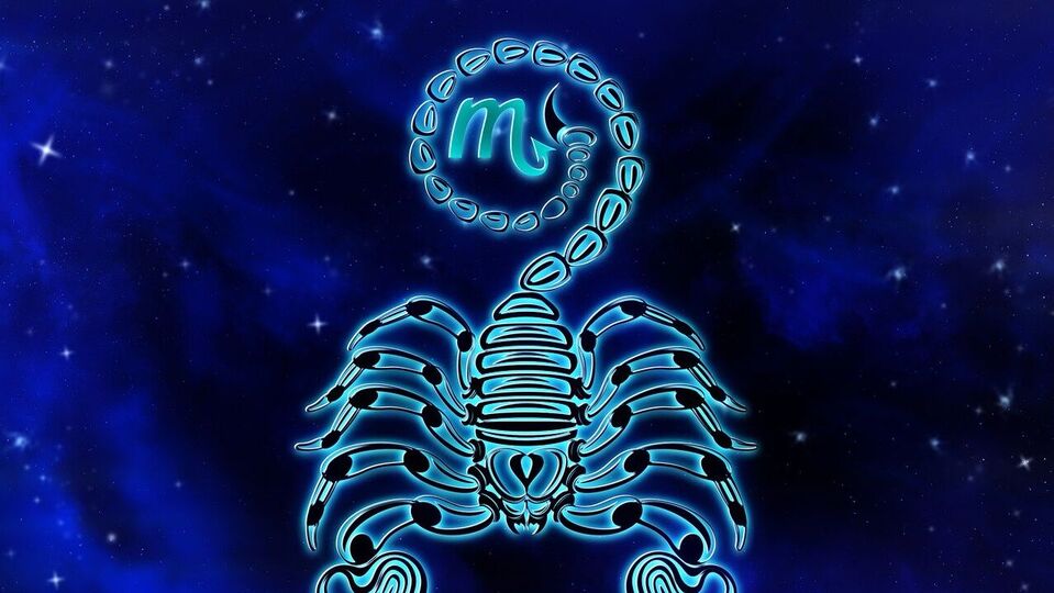 <p>మీన రాశిలో శని, చంద్రుల కలయిక వల్ల వృశ్చిక రాశి వారికి ఇది చాలా శుభప్రదంగా ఉంటుంది. ఈ సమయంలో వృశ్చిక రాశి వారు చాలా ఆధ్యాత్మిక, మానసిక అభివృద్ధిని అనుభవిస్తారు. శని అనుగ్రహంతో మీ కృషి, కలలను నిజం చేసుకోవడానికి ఇది మంచి సమయం అవుతుంది. కొత్త నైపుణ్యాన్ని నేర్చుకోవాలనుకుంటే లేదా పాత ఆలోచనలను పూర్తి చేయాలనుకుంటే ఈ సమయం చాలా బాగుంటుంది. వృశ్చిక రాశి వారు తమ కుటుంబంతో మంచి క్షణాలు గడపడానికి అవకాశం పొందుతారు. ఈ కాలంలో మీ భావోద్వేగాలను అదుపులో ఉంచుకుని ధైర్యంగా పనిచేయడం మంచిది.</p>