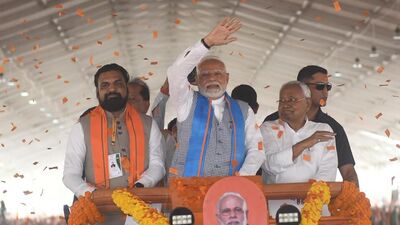 <p>ఈ ఏడాది చివరిలో జరగనున్న బిహార్ అసెంబ్లీ ఎన్నికలకు ముందు ఈ ప్రకటన వెలువడింది. ఆర్జేడీ- కాంగ్రెస్ కూటమిపై గెలిచేందుకు జేడీయూ- తన మిత్రపక్షం ఎన్డీఏ ప్రజలను ఆకట్టుకునే ప్రయత్నాలు మొదలుపెట్టింది.</p> (HT_PRINT) <p>ఈ ఏడాది చివరిలో జరగనున్న బిహార్ అసెంబ్లీ ఎన్నికలకు ముందు ఈ ప్రకటన వెలువడింది. ఆర్జేడీ- కాంగ్రెస్ కూటమిపై గెలిచేందుకు జేడీయూ- తన మిత్రపక్షం ఎన్డీఏ ప్రజలను ఆకట్టుకునే ప్రయత్నాలు మొదలుపెట్టింది.</p> (HT_PRINT)