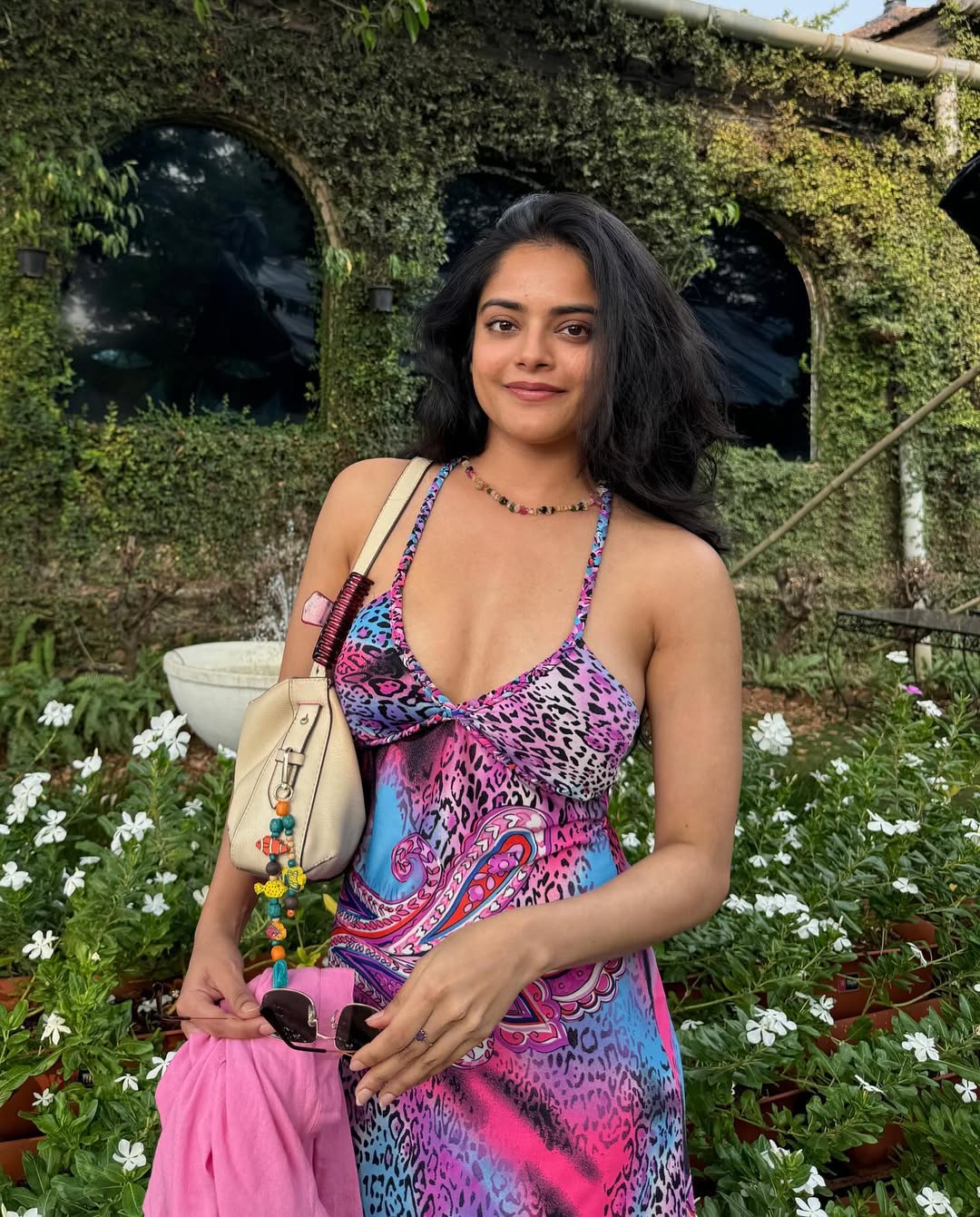 అయితే, అదే సమయంలో రిద్ధి కుమార్ మలయాళం, మరాఠీ, హిందీ భాషల సినిమాల్లో హీరోయిన్‌గా, కీలక పాత్రలు చేసింది. ఇదే సంవత్సరం వచ్చిన సూపర్‌బాయ్స్ ఆఫ్ మలెగావ్ మూవీతో అట్రాక్ట్ చేసింది రిద్ధి కుమార్.  