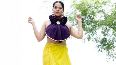 <p>ప్రస్తుతం తెలుగు సినీ ఇండస్ట్రీలో క్రేజీ నటిగా గుర్తింపు తెచ్చుకున్న అనసూయ పలు టీవీ షోలకు జడ్జ్గా వ్యవహరిస్తోంది. అనసూయ న్యాయ నిర్ణేతగా ఉన్న కిర్రాక్ బాయ్స్ ఖిలాడీ గర్ల్స్ సీజన్ 2 గ్రాండ్ ఫినాలేకి చేరుకుంది. <br> </p> (Instagram/Anasuya Bharadwaj) <p>ప్రస్తుతం తెలుగు సినీ ఇండస్ట్రీలో క్రేజీ నటిగా గుర్తింపు తెచ్చుకున్న అనసూయ పలు టీవీ షోలకు జడ్జ్గా వ్యవహరిస్తోంది. అనసూయ న్యాయ నిర్ణేతగా ఉన్న కిర్రాక్ బాయ్స్ ఖిలాడీ గర్ల్స్ సీజన్ 2 గ్రాండ్ ఫినాలేకి చేరుకుంది. <br> </p> (Instagram/Anasuya Bharadwaj)