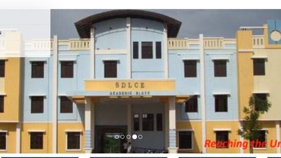 దూర విద్య అడ్మిషన్లకు(డిగ్రీ, పీజీ, డిప్లోమా) సంబంధించి కాకతీయ యూనివర్శిటీ కీలక అప్డేట్ ఇచ్చింది. జూలై - ఆగస్టు సెషన్ కు సంబంధించిన ప్రవేశాలపై ప్రకటన చేసింది. కొత్తగా దరఖాస్తులను స్వీకరిస్తోంది.