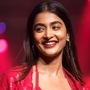 <p>పూజ హెగ్డే అందాలు చూశారా? రెడ్ డ్రెస్ లో ఆపిల్ పండులా మెరిసిపోతుంది ఈ భామ. ఆమె అందాలు ఫ్యాన్స్ ను రెచ్చగొడుతున్నాయి. </p>