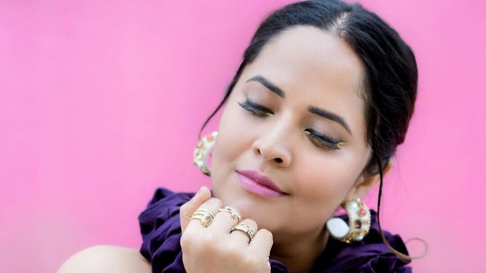 <p>బుల్లితెర నుంచి వెండితెరకు వెలిగిన తారల్లో యాంకర్ అనసూయ భరద్వాజ్ ఒకరు. మొదట సినిమాల్లో అడుగుపెట్టిన ఈ బ్యూటీ అంతగా రాణించలేకపోయింది.<br> </p>(Instagram/Anasuya Bharadwaj)