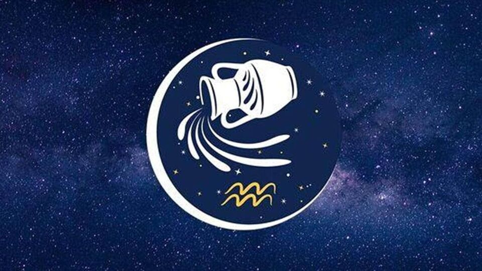 <p>శుక్రుని మార్పు కారణంగా ఏర్పడే మాలవ్య రాజయోగం కుంభ రాశి వారికి చాలా శుభప్రదంగా ఉంటుంది. సంపదకు సంబంధించిన లాభదాయక యోగం చాలా ఉంటుంది. కుంభ రాశి వారికి ఆనందం, శ్రేయస్సు గణనీయంగా పెరుగుతుంది. ఈ రాశి వారికి సొంత ఇల్లు కొనాలని కలలు కంటుంటే ఈ కాలంలో శుక్రుని అపారమైన కృప కారణంగా మీ కలలన్నీ నిజమవుతాయి. మాలవ్య రాజయోగం మీకు చాలా మంచి ఫలితాలను ఇస్తుంది. ఆనందం, శ్రేయస్సులో చాలా పెరుగుదల ఉంటుంది. వారసత్వ సంపదకు సంబంధించి ఎక్కువ లాభం పొందే అవకాశం ఉంది. గత కొన్ని రోజులుగా ఇల్లు కొనాలని ఆలోచిస్తున్న వారికి ఆ అవకాశం లభిస్తుంది.</p>