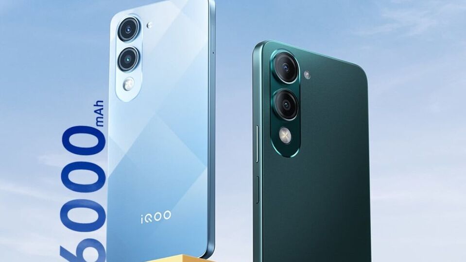 <p>ఐక్యూ జెడ్ 10 లైట్ 5జీ ఫోన్ మొదటి సేల్ జూన్ 25 మధ్యాహ్నం 12 గంటలకు ప్రారంభమవుతుంది. దీన్ని అమెజాన్ నుంచి కొనుగోలు చేయవచ్చు. ఈ ఆఫర్లో ఈ ఫోన్ ప్రారంభ ధర రూ.9,499గా ఉంది. ఇది సైబర్ గ్రీన్, టైటానియం బ్లూ కలర్ ఆప్షన్లలో లాంచ్ అయింది. 6.74 అంగుళాల డిస్‌ప్లే, 50 మెగాపిక్సెల్ మెయిన్ రియర్ కెమెరా, 5 మెగాపిక్సెల్ సెల్ఫీ కెమెరా, 6000 ఎంఏహెచ్ బ్యాటరీ వంటి ప్రత్యేకతలున్నాయి.</p>