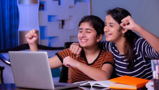 టీజీ లాసెట్, PGLCET 2025 పరీక్షల ఫలితాలు జూన్ 25 బుధవారం ప్రకటించనున్నారు. lawcet.tgche.ac.in వెబ్‌సైట్‌ను సందర్శించి చెక్ చేసుకోవచ్చు. సాయంత్రం 4 గంటలకు ఫలితాలు వస్తాయి.