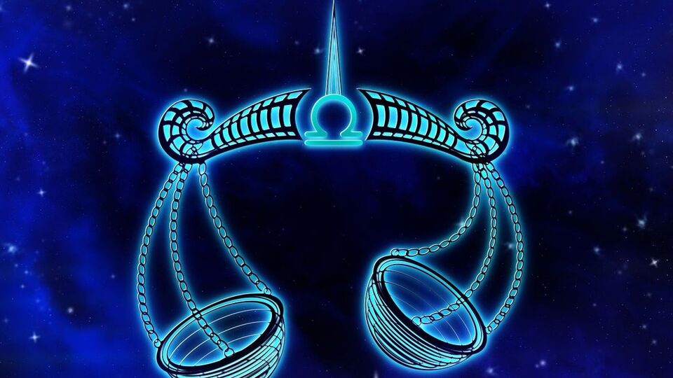 <p>తుల రాశి వారికి బుధ సంచారం ప్రయోజనకరంగా ఉంటుంది. బుధుడు మీ సంచార జాతకం నుండి ఆదాయ, లాభదాయక స్థానాన్ని సందర్శించబోతున్నాడు. ఈ సమయంలో మీ ఆదాయంలో భారీ పెరుగుదల ఉండవచ్చు. కొత్త ఆదాయ వనరులు సృష్టించుకుంటారు. అదే సమయంలో మీరు పాత పెట్టుబడుల నుండి ప్రయోజనం పొందుతారు. లాభ సంకేతాలు ఉన్నాయి. చాలా కాలంగా పెండింగ్‌లో ఉన్న ప్రాజెక్టులు లేదా పనులు పూర్తవుతాయి. ఇది మీ ఆర్థిక పరిస్థితిని బలపరుస్తుంది.</p>