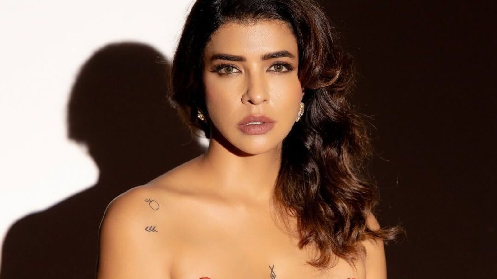 పాకిస్థాన్ నటీనటులను నిషేధించడంపై లక్ష్మీ మంచు షాకింగ్ కామెంట్స్.. కళను ఎందుకు రాజకీయం చేస్తారంటూ..