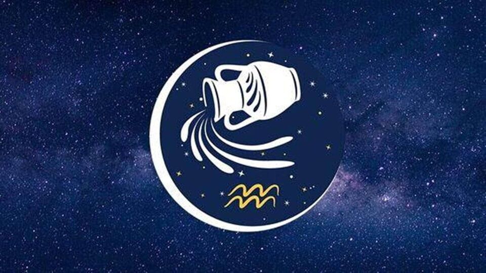 <p>కుంభ రాశి వారికి ఆషాడ అమావాస్య నుండి మంచి రోజులు ప్రారంభమవుతాయి. ఈ సమయంలో ఉద్యోగాలు మారడం కుంభ రాశి వారికి చాలా శుభప్రదంగా పరిగణిస్తారు. మీ ఆర్థిక సమస్యలను పరిష్కరించడానికి డబ్బు సంపాదించడానికి మీకు ఇతర అవకాశాలు లభిస్తాయి. సమాజంలో మీ ఖ్యాతి పెరుగుతుంది. వ్యాపారంలో మంచి లాభాలను, కొత్త అవకాశాలను, వ్యాపారాలను విస్తరించడంలో విజయాన్ని సాధించవచ్చు. ఆషాడ అమావాస్య నాడు ఆర్థిక పరిస్థితి పెరిగే అవకాశాలు ఉన్నాయి. ఉద్యోగంలో పదోన్నతి పొందుతారు. వ్యాపారం చేసేవారు మంచి లాభాలను పొందవచ్చు.</p>