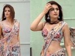 <p>నటి శ్రద్ధా దాస్ తన జీరో సైజు అందాలతో కనువిందు చేసింది. చీరలో ఆమె చేసిన ఫొటోషూట్ వైరల్ అవుతోంది.</p>