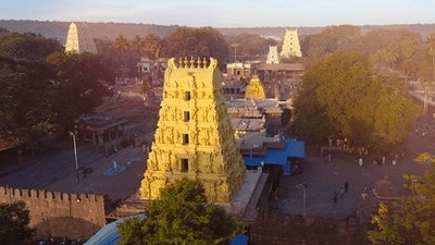 <p>ఉచిత స్పర్శ దర్శనంలో కూడా కొత్తగా టోకెన్ విధానాన్ని ప్రవేశపెట్టనున్నారు. ఇందుకోసం ఏ రోజుకారోజు కౌంటర్ల ద్వారా టోకన్లను జారీ చేస్తారు. ఈ కంప్యూటరైజ్డ్ టోకెన్లలో భక్తుని పేరు, ఆధార్ నెంబరు, ఫోన్ నెంబరును ఎంట్రీ చేస్తారు. </p> <p>ఉచిత స్పర్శ దర్శనంలో కూడా కొత్తగా టోకెన్ విధానాన్ని ప్రవేశపెట్టనున్నారు. ఇందుకోసం ఏ రోజుకారోజు కౌంటర్ల ద్వారా టోకన్లను జారీ చేస్తారు. ఈ కంప్యూటరైజ్డ్ టోకెన్లలో భక్తుని పేరు, ఆధార్ నెంబరు, ఫోన్ నెంబరును ఎంట్రీ చేస్తారు. </p>