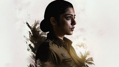 మాదే అసలైన లైసెన్స్డ్ గన్.. వాళ్లవి దీపావళి డమ్మీ గన్స్: తెలుగు థ్రిల్లర్ వెబ్ సిరీస్ వివాదంపై ఈటీవీ విన్ పోస్ట్ వైరల్ మాదే అసలైన లైసెన్స్డ్ గన్.. వాళ్లవి దీపావళి డమ్మీ గన్స్: తెలుగు థ్రిల్లర్ వెబ్ సిరీస్ వివాదంపై ఈటీవీ విన్ పోస్ట్ వైరల్