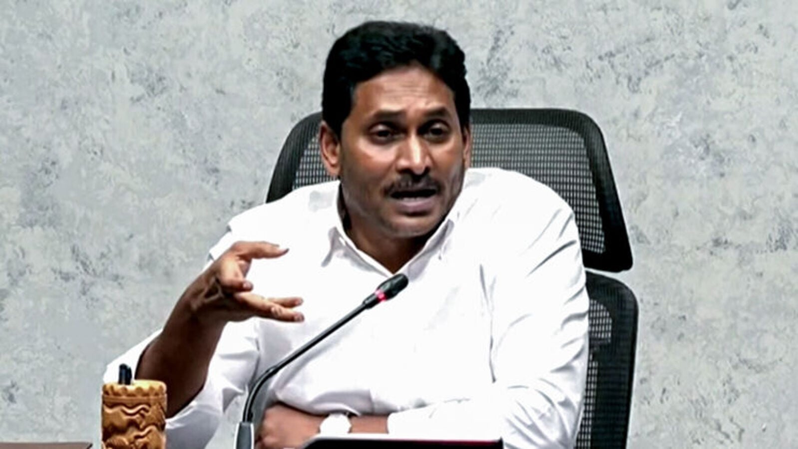 జగన్ అభ్యర్థనను తిరస్కరించిన హైకోర్టు.. నేడు విచారణ