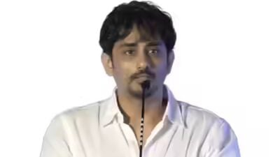 నేను మా సొంతిల్లు కోసం ఎదురు చూశాను.. బొమ్మరిల్లులోని తండ్రికొడుకుల ఎమోషన్ చూస్తారు.. హీరో సిద్ధార్థ్ కామెంట్స్ నేను మా సొంతిల్లు కోసం ఎదురు చూశాను.. బొమ్మరిల్లులోని తండ్రికొడుకుల ఎమోషన్ చూస్తారు.. హీరో సిద్ధార్థ్ కామెంట్స్