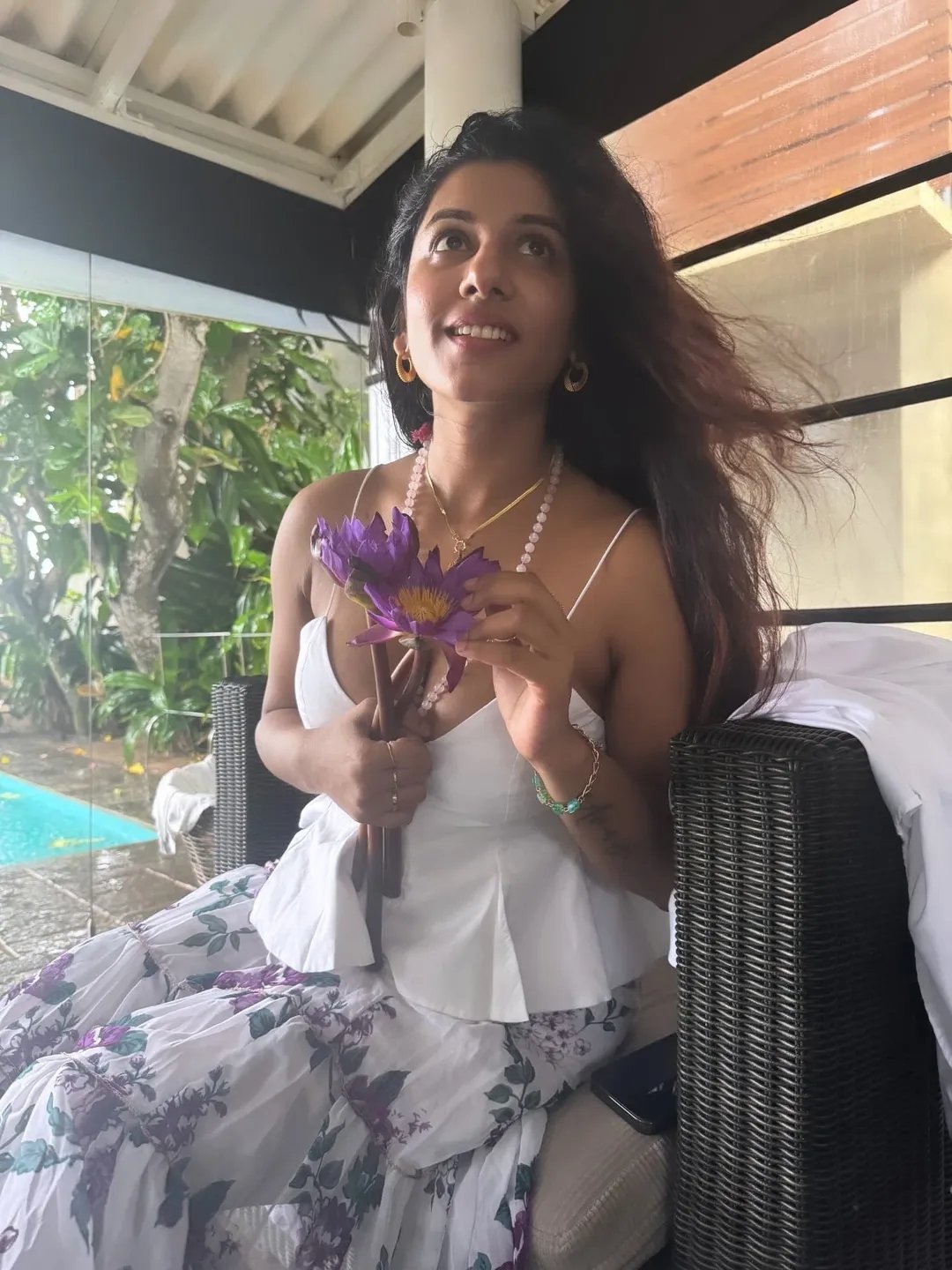 విష్ణు ప్రియ లేటెస్ట్ ఫొటోలు ఇంటర్నెట్ లో తెగ వైరల్ గా మారాయి. బోల్డ్ లుక్స్ తో ఈ ముద్దుగుమ్మ హీట్ పెంచేస్తుందని నెటిజన్లు కామెంట్ చేస్తున్నారు. 