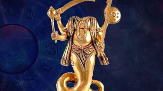 జూలై 2025 లో, కేతువు ఉత్తర ఫాల్గుణి నక్షత్రం నుండి పూర్వఫల్గుణి నక్షత్రానికి సంచారం అన్ని రాశులపై లోతైన, సమగ్ర ప్రభావాన్ని చూపుతుంది. అయితే ఈ నక్షత్రంలో కేతువు ఉండటం వల్ల మూడు రాశుల వారి నిధన ప్రవాహాన్ని పెంచుతాయని జ్యోతిష్యుడు హర్షవర్ధనుడు శాండిల్య చెప్పారు. మరి ఈ లక్కీ రాశుల గురించి తెలుసుకుందాం.