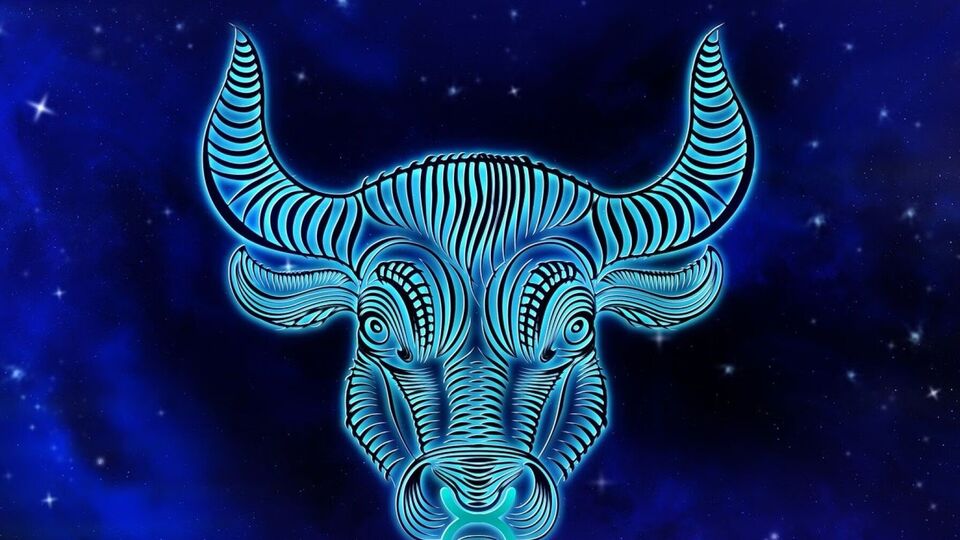 <p>జులై నెలలో బృహస్పతి, శని సంచారాలు వృషభ రాశి వారికి చాలా అనుకూలంగా ఉంటాయి. ఈ నెలలో కొత్త ఒప్పందాల ద్వారా డబ్బు సంపాదించడానికి వారికి తగినంత అవకాశాలు లభిస్తాయి. పాత, కొత్త పెట్టుబడుల ద్వారా డబ్బు సంపాదించడానికి అవకాశాలు ఉన్నాయి. కొత్త ఆదాయ మార్గాలు తెరుచుకుంటాయి. పనిలో కొత్త బాధ్యతలను స్వీకరించవచ్చు, గుర్తింపు పొందవచ్చు. ఈ నెలలో వారి ప్రేమ జీవితంలో శాంతి, ఆనందం ఉంటాయి. తమ భాగస్వామితో నాణ్యమైన సమయాన్ని గడపగలుగుతారు.</p>