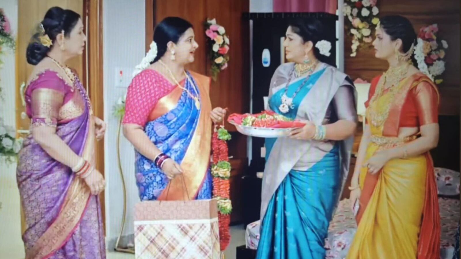 గుండె నిండా గుడి గంటలు టుడే ఎపిసోడ్: చీర కోసం ప్రభావతి, శోభ గొడవ- ఇద్దరికీ న్యాయం చేసిన శ్రుతి- బాలుకు నిరాశ!