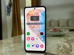 <p>శాంసంగ్​ గెలాక్సీ ఎం35- ఈ స్మార్ట్​ఫోన్​లో 6000 ఎంఏహెచ్​ బ్యాటరీ ఉంటుంది. ఎక్సినోస్​ 1380 ప్రాసెసర్​ దీని సొంతం. 50ఎంపీ+8ఎంపీ+2ఎంపీ రేర్​, 13ఎంపీ ఫ్రెంట్​ కెమెరా ఇందులో ఉంటుంది. అమెజాన్​లో ఈ గెలాక్సీ ఎం35 ధర రూ. 16,998 నుంచి ఉంది.</p>