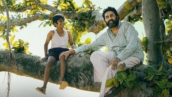బాలీవుడ్ నటుడు అభిషేక్ బచ్చన్ లీడ్ రోల్లో నటించిన కాళీధర్ లాపతా అనే మూవీ జీ5 ఓటీటీలోకి రానుంది. శుక్రవారం (జులై 4) నుంచి స్ట్రీమింగ్ అవుతుంది.