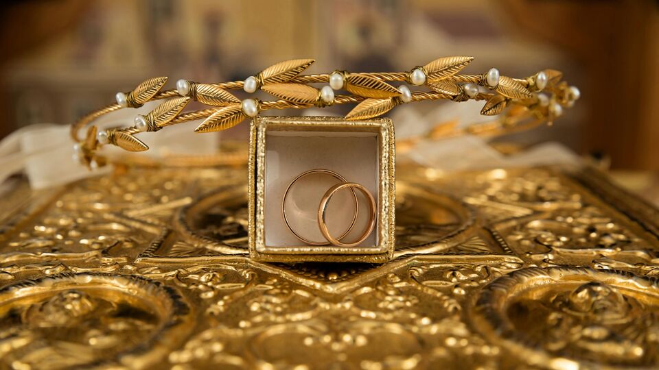 <p>ఇక చెన్నైలో 10గ్రాముల 22 క్యారెట్ల గోల్డ్​ ధర రూ. 89,311గాను, 24 క్యారెట్ల పసిడి ధర రూ. 97,431గాను ఉంది. 100 గ్రాముల సిల్వర్​ రేటు రూ. 12,040 ఉంది.</p>