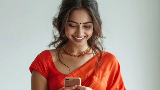 రూ .62 ప్లాన్ - ఇది జియో ఫోన్ డేటా యాడ్-ఆన్ ప్యాక్. ఇందులో మీకు మొత్తం 6 జీబీ డేటా లభిస్తుంది. ఈ ప్లాన్ వ్యాలిడిటీ 28 రోజులు.