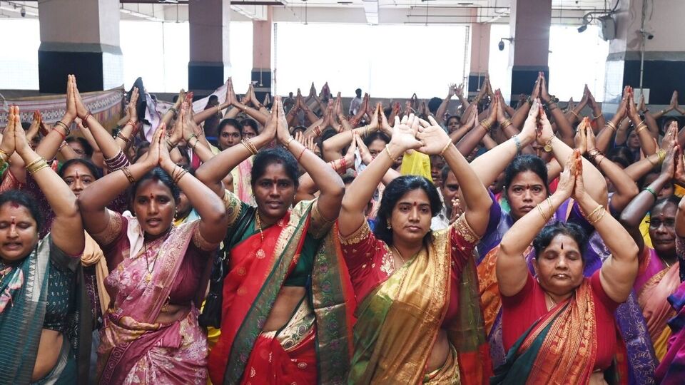 <p>శ్రీ దుర్గా మల్లేశ్వరస్వామి వార్ల దేవస్థానం, ఇంద్రకీలాద్రి, విజయవాడలో ఈరోజు వారాహి నవరాత్రుల (గుప్త నవరాత్రులు) ప్రత్యేక పూజలు జరిపారు. శ్రీ వారాహి మాతను సప్త మాతృకలలో మరియు దశ మహావిద్యలలో ఒకరిగా కొలుస్తారు. </p>