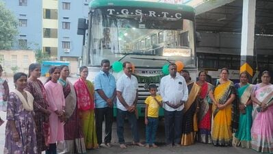 <p>ప్రతి వీకెండ్ లో ఈ ప్యాకేజీ అందుబాటులో ఉంటుంది.ఇందులో భాగంగా స్వర్ణగిరి ఆలయం, వెయ్యిస్తంభాల గుడి, భద్రకాళి టెంపుల్, లక్నవరం, రామప్ప దేవాలయం చూపిస్తారు.<br> </p> 