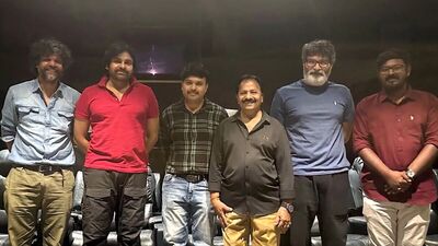 హరి హర వీరమల్లు ట్రైలర్ చూసిన పవన్ కల్యాణ్.. అతని రియాక్షన్ వైరల్.. వీడియో షేర్ చేసిన మూవీ టీమ్ హరి హర వీరమల్లు ట్రైలర్ చూసిన పవన్ కల్యాణ్.. అతని రియాక్షన్ వైరల్.. వీడియో షేర్ చేసిన మూవీ టీమ్