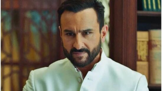 సైఫ్ అలీఖాన్ కు కూడా ఈ పాత్రను ఆఫర్ చేశారని, కానీ ఆయన కూడా తిరస్కరించారని వార్తలు వచ్చాయి.
