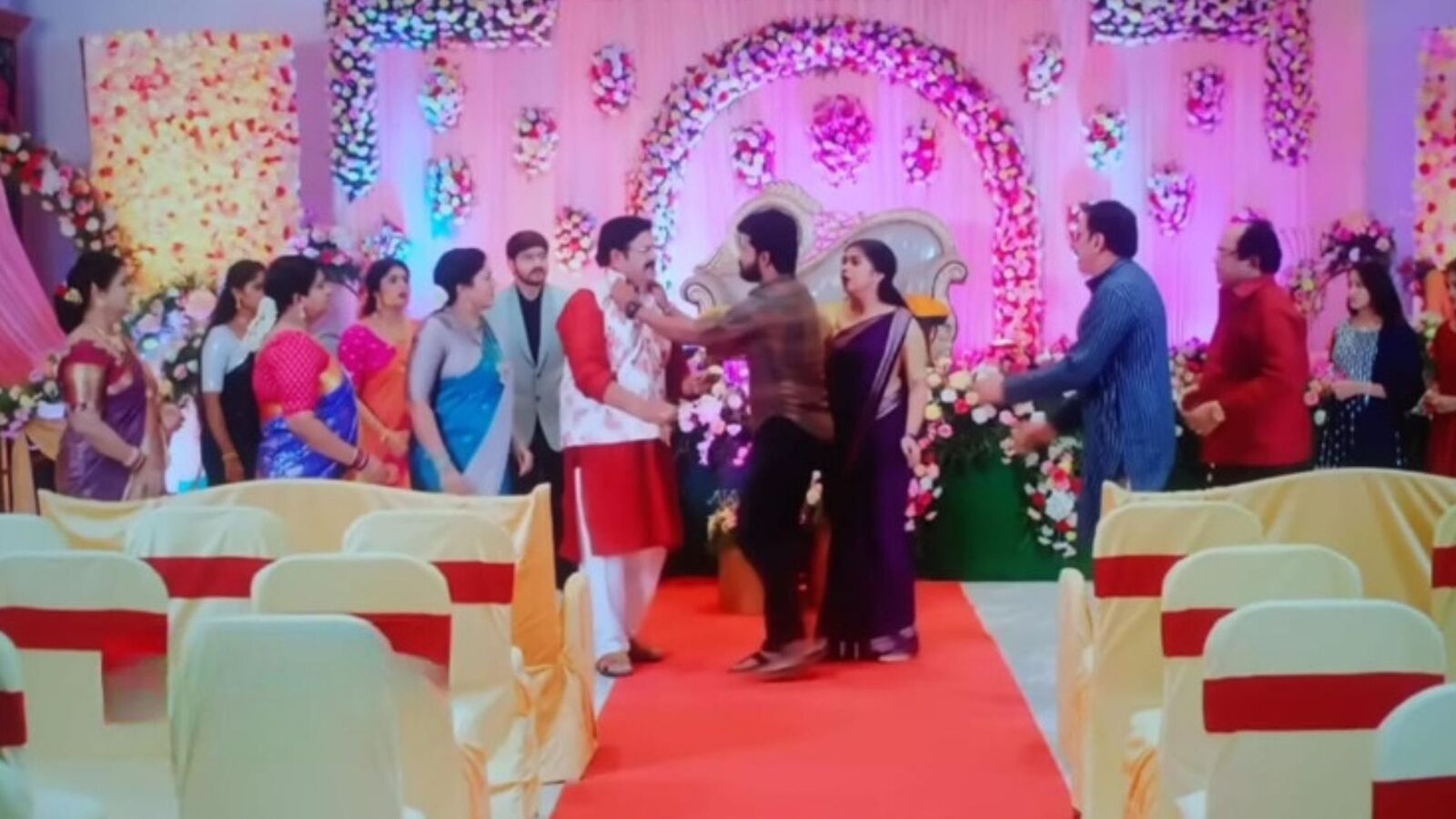 గుండె నిండా గుడి గంటలు టుడే ఎపిసోడ్: మీనాపై దొంగతనం- ఫంక్షన్‌లో సురేంద్రను కొట్టిన బాలు- అనుకుంది సాధించిన శోభన!