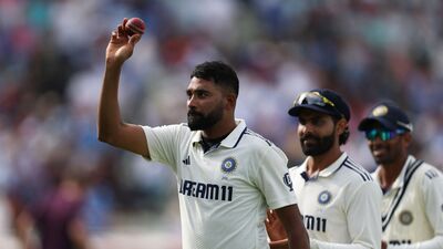 <p>సిరాజ్ 6 వికెట్లతో ఇంగ్లండ్ పతనంలో కీలకపాత్ర పోషించాడు. ఆ జట్టులో ఏకంగా ఆరుగురు డకౌట్ కావడం విశేషం.</p> (Action Images via Reuters)
