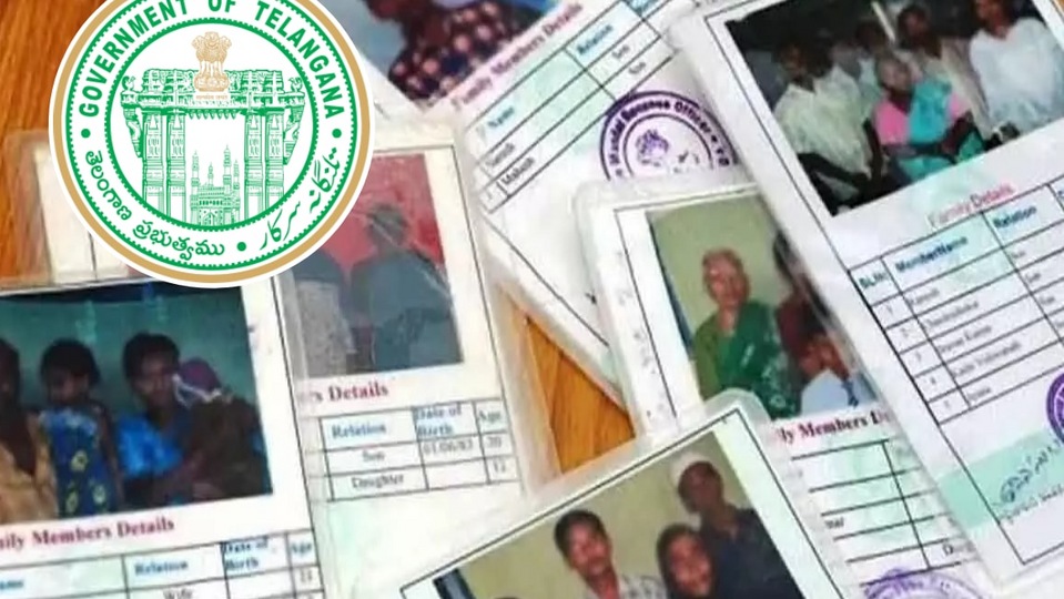 <p>ఇక రాష్ట్రంలో రేషన్ కార్డుల పంపిణీ అనేది నిరంతర ప్రక్రియ అని ప్రభుత్వం స్పష్టం చేసిన సంగతి తెలిసిందే. అర్హత ఉన్న ప్రతి ఒక్కరికి కార్డులు అందజేస్తామని అధికారులు కూడా చెబుతున్నారు. ప్రజలెవరూ ఆందోళన చెందవద్దని సూచిస్తున్నారు. ఇప్పటికే మంజూరైన కార్డులతో సంబంధం లేకుండా… మీసేవ కేంద్రాల ద్వారా ఇంకా దరఖాస్తులను స్వీకరిస్తున్నారు.</p>