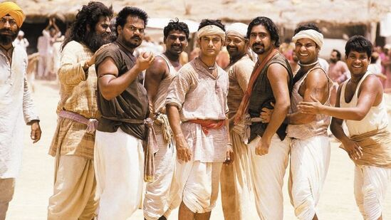 అమీర్ ఖాన్ నటించిన మల్టీస్టారర్ చిత్రం 'లగాన్' 'ఉత్తమ విదేశీ భాషా చిత్రం' కేటగిరీలో ఆస్కార్ కు నామినేట్ అయింది. ఈ చిత్రం ఇండియాలో మంచి రెస్పాన్స్ తెచ్చుకున్నా ఆస్కార్ లో మాత్రం విజయం సాధించలేకపోయింది.