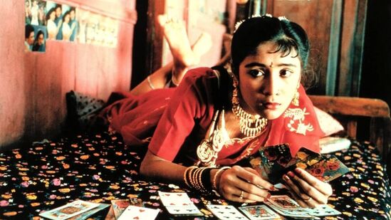 సలాం బాంబే - మీరా నాయర్ దర్శకత్వం వహించిన ఈ చిత్రం 'ఉత్తమ విదేశీ భాషా చిత్రం' విభాగంలో ఆస్కార్ నామినేషన్ ను కూడా అందుకుంది. అభిమానులు చాలా సంతోషించారు కానీ ఆస్కార్ అవార్డు రాలేదు.