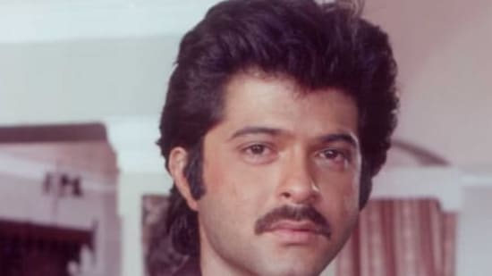 లాడ్లా - అనిల్ కపూర్, శ్రీదేవి జంటగా నటించిన లాడ్లా చిత్రం ఐదో స్థానంలో నిలిచింది. రెండున్నర కోట్ల బడ్జెట్ తో తెరకెక్కిన ఈ సినిమాకు వసూళ్లు 14 కోట్లకు పైగానే వచ్చాయి.