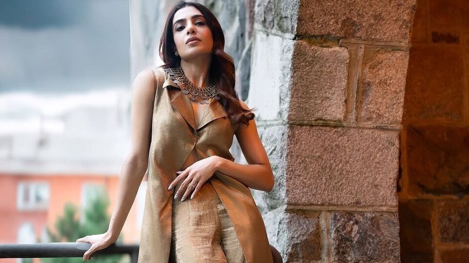 <p>అమెరికా టూర్ లో ఉన్న సమంత రూత్ ప్రభు ఇలా స్టైలిష్ లుక్ లో అదరగొట్టింది. ట్రెండీ వేర్ లో ఆమె ఇన్ స్టాగ్రామ్ లో పోస్టు చేసిన ఫొటోలు వైరల్ గా మారాయి. </p>(samantharuthprabhuoffl instagram)